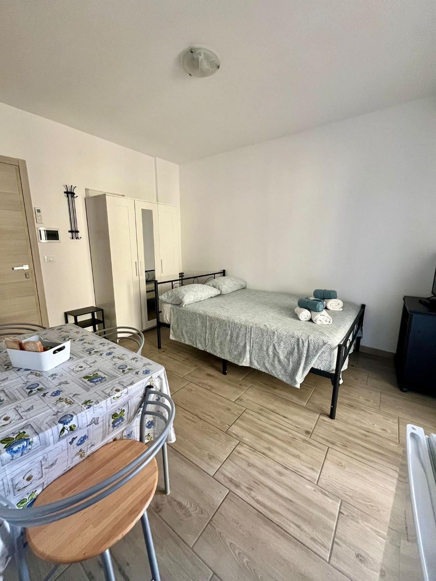 Il Gattino Di Porto - Apt 3 - Monolocale Veranda Piscina Империя Экстерьер фото