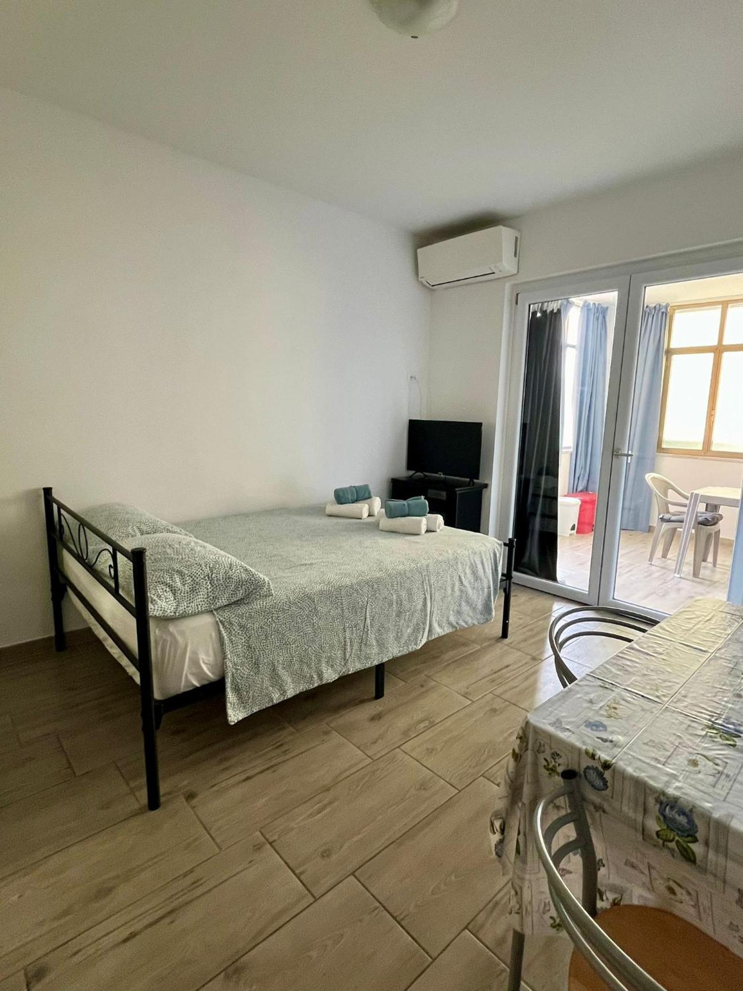 Il Gattino Di Porto - Apt 3 - Monolocale Veranda Piscina Империя Экстерьер фото